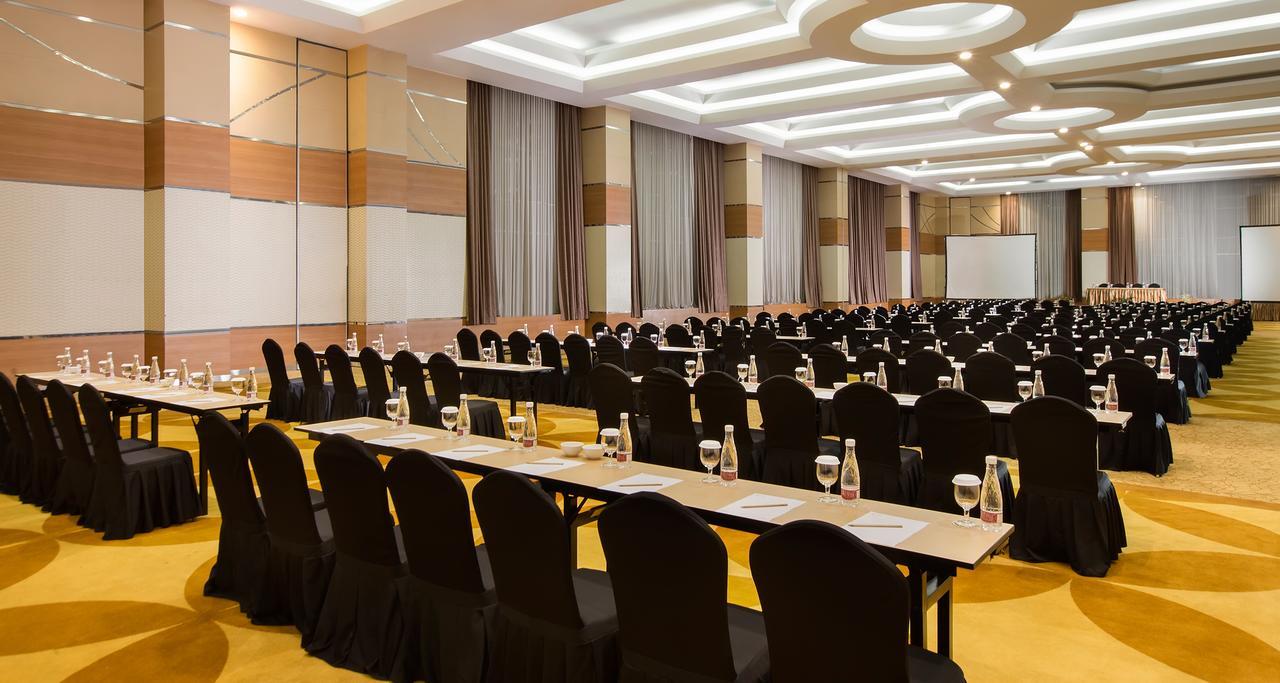 Atria Hotel&Conference Magelang Exterior foto